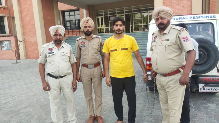 Cross-border drone smuggling gang busted, 2 arrested with drone parts ਸਰਹੱਦ ਪਾਰ ਤੋਂ ਡਰੋਨ ਰਾਹੀਂ ਤਸਕਰੀ ਕਰਨ ਵਾਲੇ ਗਿਰੋਹ ਦਾ ਪਰਦਾਫਾਸ਼, ਡਰੋਨ ਦੇ ਪੁਰਜਿਆਂ ਸਣੇ 2 ਕਾਬੂ