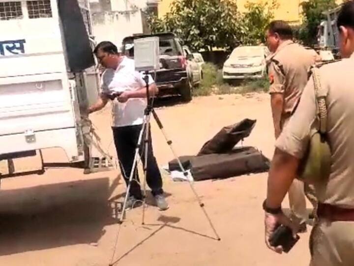 Bulandshahr News: दिल्ली हिंसा के बाद बुलंदशहर में हाई अलर्ट, इन क्षेत्रों में ड्रोन से निगरानी रख रही पुलिस Delhi incident Bulandshahr police on High Alert mode and inspection from drone camera after CAA-NRC ann Bulandshahr News: दिल्ली हिंसा के बाद बुलंदशहर में हाई अलर्ट, इन क्षेत्रों में ड्रोन से निगरानी रख रही पुलिस