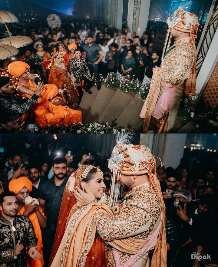 मिलिंद गाबा ने ग्रैंड अंदाज़ में प्रिया से शादी की है. शादी समारोह में मेहमानों की भी काफी भीड़ दिखाई दे रही है. (तस्वीर- Instagram)