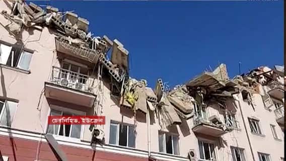 Ukraine Crisis: রাশিয়ার হামলা থেকে বাঁচতে বাঙ্কারে আশ্রয় ইউক্রেনীয়দের।Bangla News