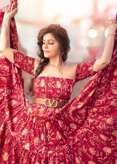 થાઇ હાઇ સ્લિટમાં Rubina Dilaikનો બોલ્ડ અવતાર, ફેન્સે કહ્યુ- Queen Of Hearts