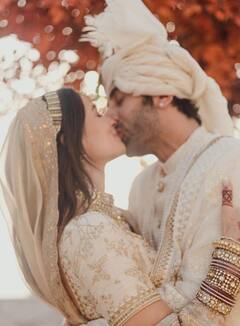 Ranbir-Alia Reception Photos: રણબીર-આલિયાના રિસેપ્શનમાં પહોંચ્યા આ સ્ટાર્સ, અર્જુન સાથે પહોંચી મલાઇકા