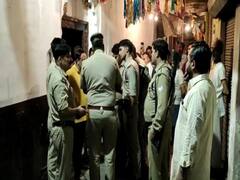 UP News: अलीगढ़ में युवकों ने मस्जिद पर किया पथराव, महिलाओं से की अभद्रता, बोले- 'नहीं पढ़ने देंगे नमाज'