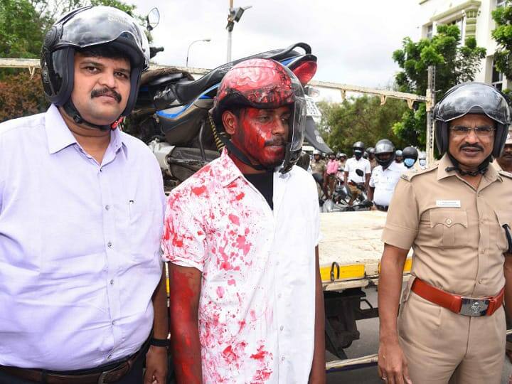Helmet mandatory from tomorrow in Karur ஹெல்மெட் போடலன்னா இதுதான் கதி! ஹெல்மெட் அவசியம்.. அதிரடி உத்தரவால் அதிரவைக்கும் கரூர் ஆட்சியர்!