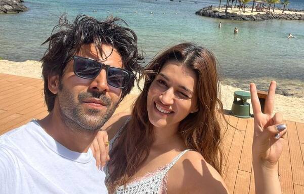 Kriti Senan and Karthik Aryan have completed the shooting of the movie Shahzada Shehzada : कृती सेनन आणि कार्तिक आर्यनने 'शहजादा' सिनेमाचं शूटिंग केलं पूर्ण