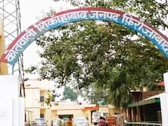 Firozabad News: फरार चल रहे दो बदमाशों को शिकोहाबाद पुलिस ने मुठभेड़ के बाद दबोचा, जानें- पूरा मामला