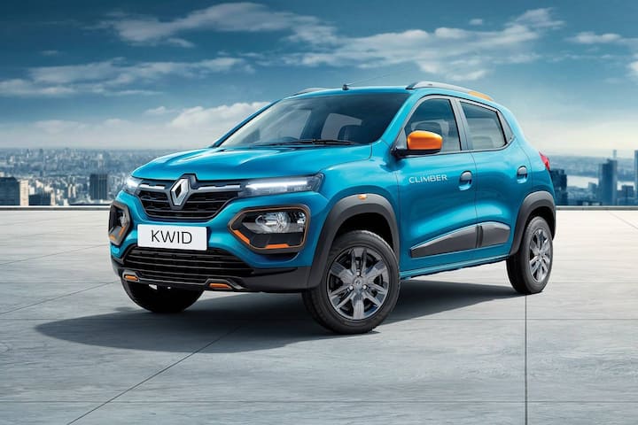 Renault Kwid का ऑटोमेटिक वेरिएंट 999 सीसी पेट्रोल इंजन के साथ आता है जिसकी एक्स शोरूम कीमत 5.61 लाख रुपये है. यह 22 किलोमीटर प्रति लीटर तक का माइलेज देती है.