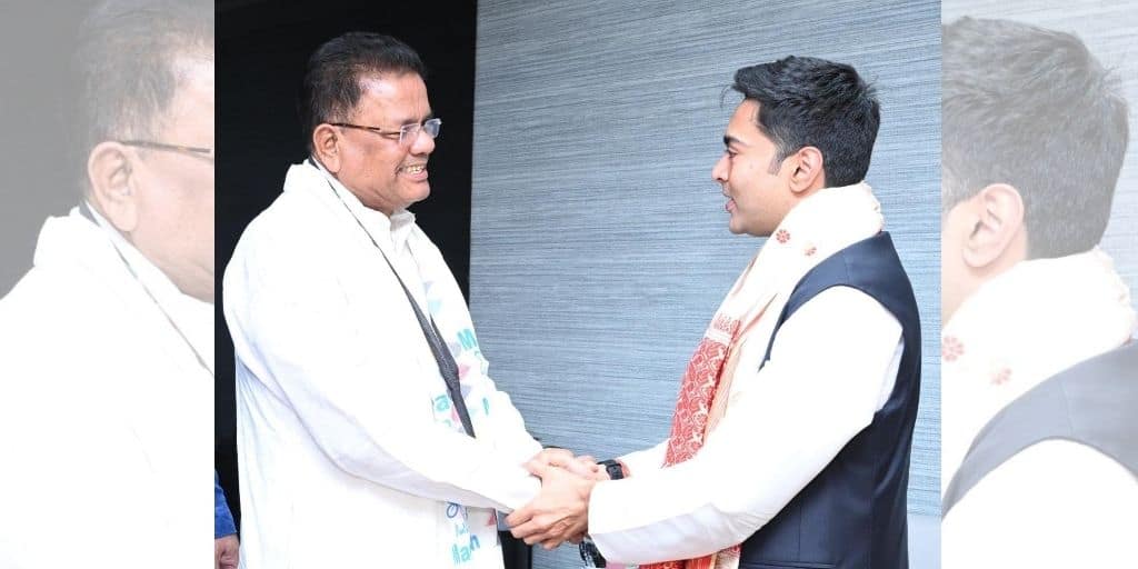 Ripun Bora Joins TMC: নিজেদের মধ্যেই খেয়োখেয়ি কংগ্রেসে! সনিয়াকে চিঠি লিখে পদত্যাগ রিপুনের, পরমুহূর্তেই তৃণমূলে Former Assam Congress president Ripun Bora joins TMC in presence of TMC MP Abhishek Banerjee Ripun Bora Joins TMC: নিজেদের মধ্যেই খেয়োখেয়ি কংগ্রেসে! সনিয়াকে চিঠি লিখে পদত্যাগ রিপুনের, পরমুহূর্তেই তৃণমূলে