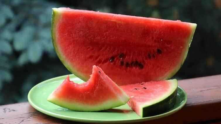 Homemade Watermelon Ice Cream Recipe, know in details Watermelon Ice Cream: বাড়িতে অনেক তরমুজ রয়েছে? বানিয়ে ফেলুন আইসক্রিম