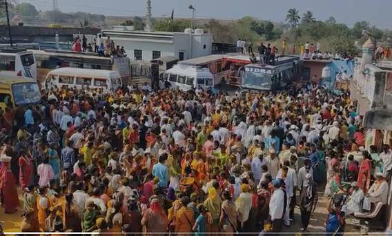 येरमाळ्याच्या येडेश्वरी देवीच्या यात्रेला लाखो भाविकांची गर्दी