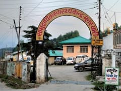 Uttarakhand News: पिथौरागढ़ में स्वास्थ्य व्यवस्था बेहाल, एक साल से खड़ा है सचल सुविधाओं का वाहन, अस्पताल प्रशासन ने दी सफाई