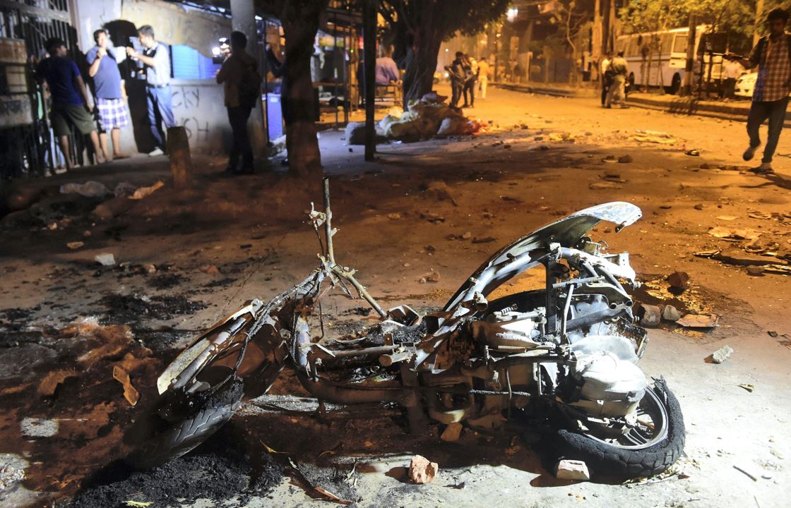 Communal Violence: पहले रामनवमी, अब हनुमान जयंती की शोभायात्रा पर हमला, क्या लाउडस्पीकर विवाद है वजह?