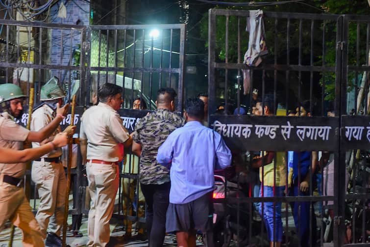 दिल्ली: जहांगीरपुरी हिंसा में बड़ा खुलासा, शोभायात्रा पर गोली चलाने वाले असलम समेत अबतक 15 लोग गिरफ्तार