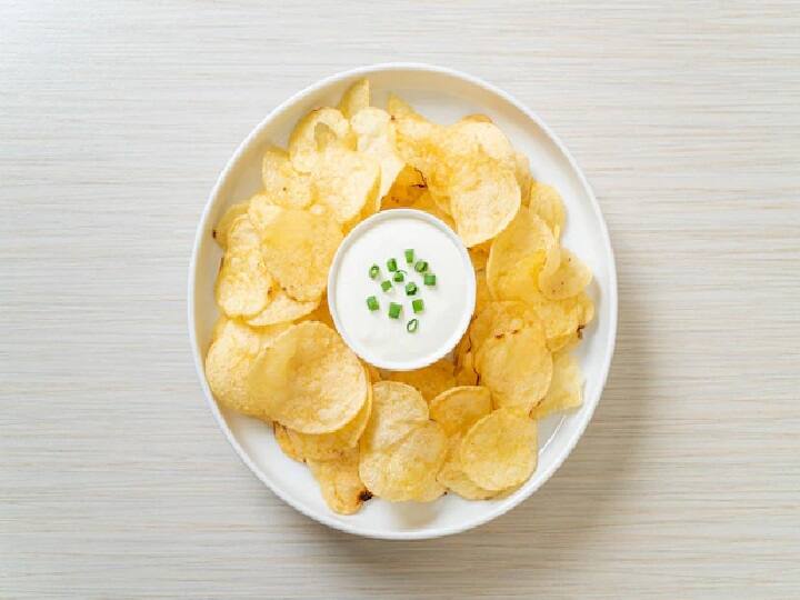 Onion Dip Recipe: चिप्स के साथ प्याज डिप खाना करते हैं पसंद तो जानिए इसकी बेहद आसान रेसिपी