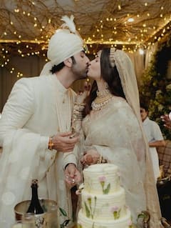 प्यार में डूबे रणबीर-आलिया की इन खूबसूरत तस्वीरों से नहीं हटेगी आपकी नज़र, देखें कपल की बेस्ट तस्वीरें