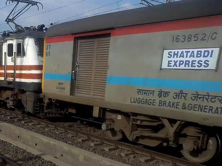 MP News: New Delhi-Rani Kamlapati Shatabdi Express train stops due to mouse enter in battery bos of ac coach in mp ann MP News: जब एक चूहे की वजह से पांच मिनट तक रुक गई थी शताब्दी एक्सप्रेस, जानें वजह