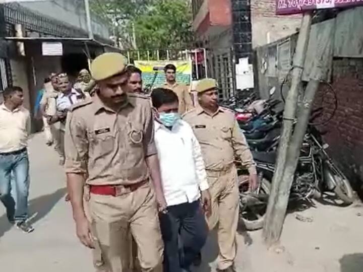 Hapur News: सपा नेता तेजपाल प्रमुख को भेजा गया जेल, धार्मिक आस्था पर अभद्र टिप्पणी का मामला Hapur Court sent samajwadi party leader tejpal pramukh to dasna jail after viral video of abusive remarks ann Hapur News: सपा नेता तेजपाल प्रमुख को भेजा गया जेल, धार्मिक आस्था पर अभद्र टिप्पणी का मामला