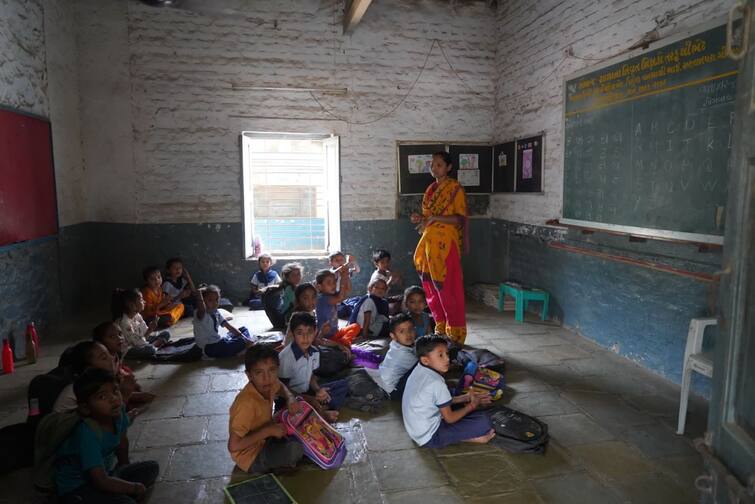 'Broken Toilets, Cobwebs, No Desks In Some Gujarat Schools': Sisodia Ahead Of PM Modi's Visit PM મોદીને સંબોધીને મનીષ સિસોદિયાએ ગુજરાતની શાળાઓ અંગે કર્યું ટ્વીટ, જાણો શું કહ્યું