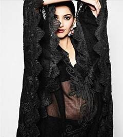 ਟ੍ਰਾਂਸਪੇਰੈਂਟ ਕਾਫਤਾਨ 'ਚ ਸੋਨਮ ਕਪੂਰ ਨੇ ਕਰਵਾਇਆ ਗਲੈਮਰਸ ਫੋਟੋਸ਼ੂਟ, ਬੇਬੀ ਬੰਪ ਕੀਤਾ ਫਲਾਂਟ