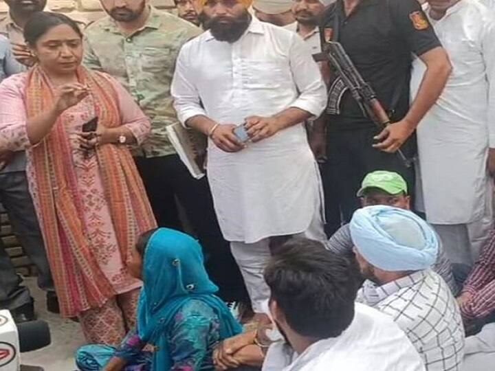 Baljit Kaur Punjab Government Minister facing heat in his own constituency, AAP supporters protest AAP में शुरू हुई बगावत, पंजाब सरकार में मंत्री बलजीत कौर के खिलाफ पार्टी कार्यकर्ताओं ने ही खोला मोर्चा