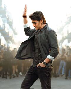 Sarkaru Vaari Paata: 'సర్కారు వారి పాట' ఆన్ లొకేషన్ స్టిల్స్