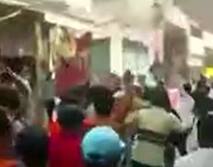 PICTURE PERFECT: Moradabad muslims shower flowers on Bajrang Dal's procession | ABP News