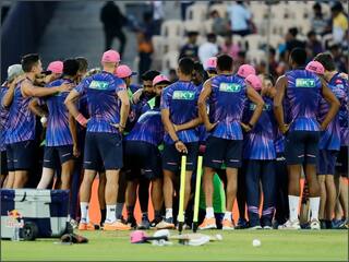 RR vs KKR: राजस्थान की टीम में हुई वेस्टइंडीज के इस तूफानी गेंदबाज की एंट्री, कोलकाता ने इस खिलाड़ी को किया बाहर