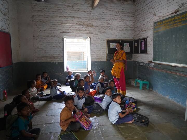 Manish Sisodia Ahead Of PM Modi's Visit To Gujarat Broken Toilets, Cobwebs, No Desks In Some Schools 'Broken Toilets, Cobwebs, No Desks In Some Gujarat Schools': Sisodia Ahead Of PM Modi's Visit