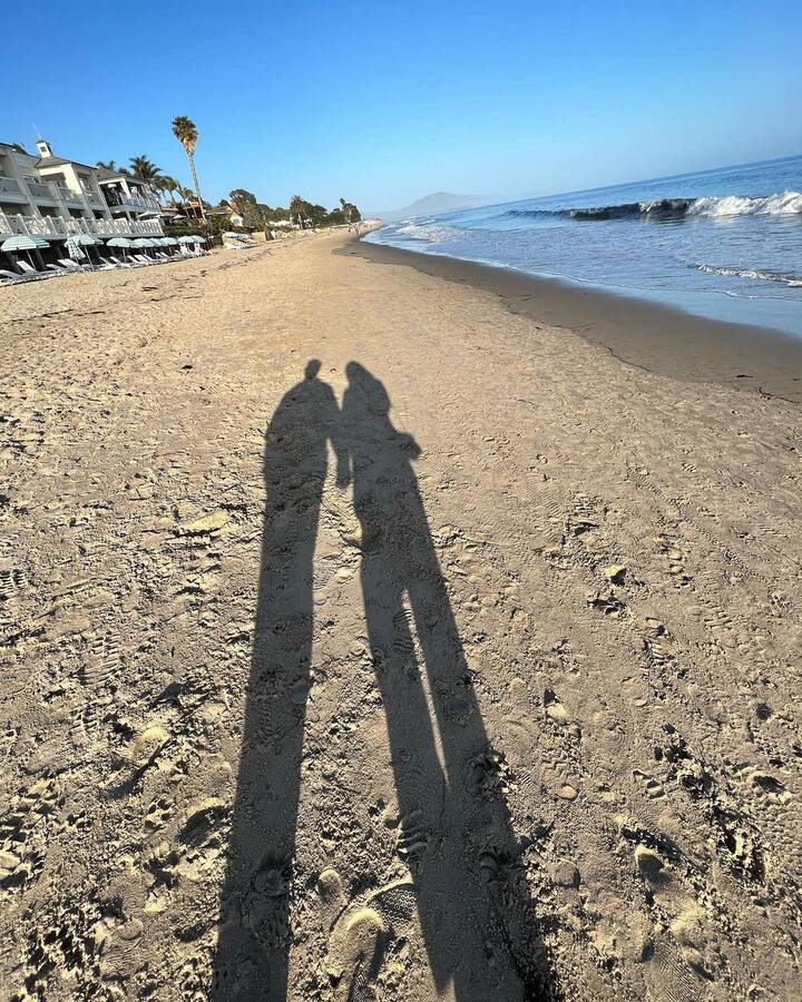 हा पाहुणा मुलगा आहे की मुलगी, याबाबतची माहिती अद्याप समोर आलेली नाही. (photo:priyankachopra/ig)