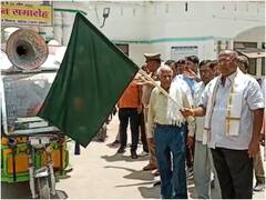 Mahoba News: महोबा में सड़क सुरक्षा सप्ताह कार्यक्रम का आयोजन, लोगों ने ली नियमों का पालन करने की शपथ