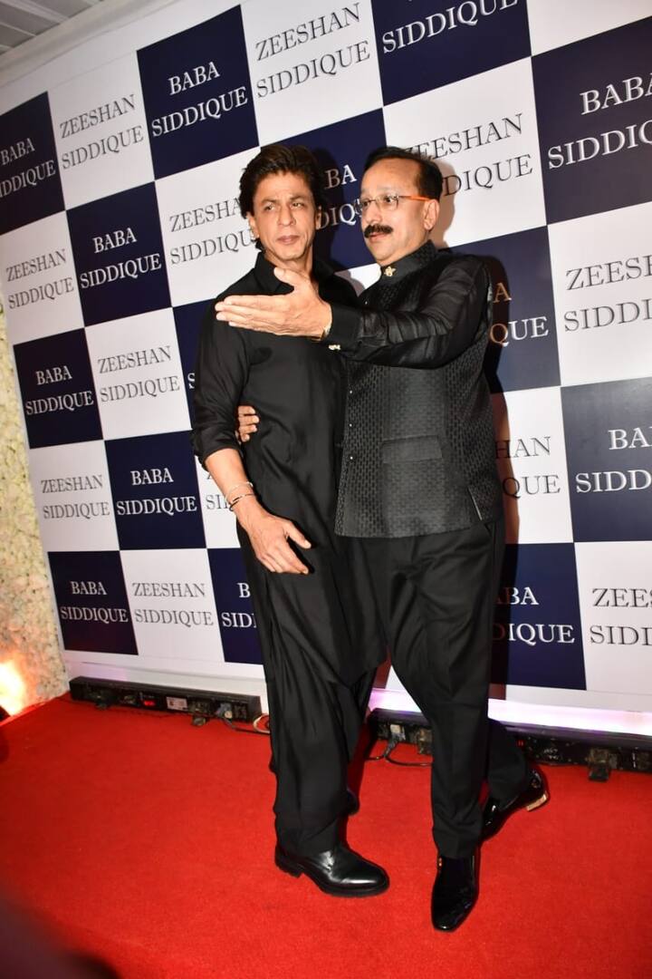 बाबा सिद्दीकी की इफ्तार पार्टी में कल यानी 17 अप्रैल की शाम सितारों का जमावड़ा लगा रहा.