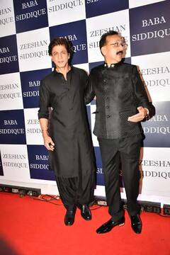 PHOTO : बाबा सिद्दीकी यांच्या इफ्तार पार्टीत कलाकारांचा मेळा