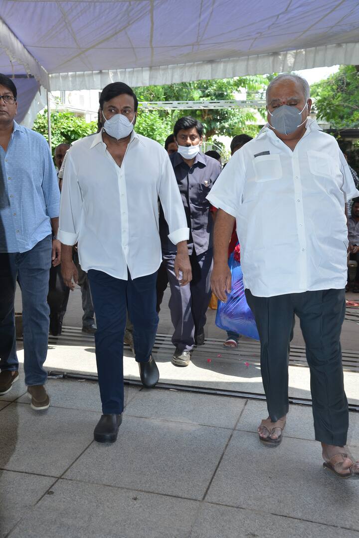 సుమారు 650కు పైగా సినిమాలకు ఆయన ఫైనాన్స్ చేశారు. అలాగే, డిస్ట్రిబ్యూషన్ చేశారు.