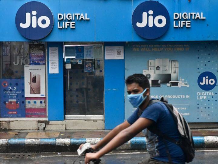Reliance Jio Launches New JioFiber 'Entertainment Bonanza' Postpaid Plan | Know More Reliance Jio Launches New JioFiber 'Entertainment Bonanza' Postpaid Plan | Know More