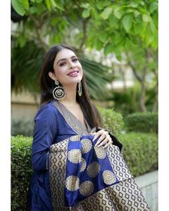 ब्लू सूट में इठलाती नजर आईं खेसारी की हीरोइन Neha Malik, कातिलाना अदाओं पर अटका फैन्स का दिल