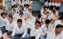 NEET PG 2022: மருத்துவர் பட்டங்களைத் திருப்பியளிப்போம்: ஆயிரக்கணக்கானோர் கூட்டாக குடியரசுத் தலைவருக்குக் கடிதம்