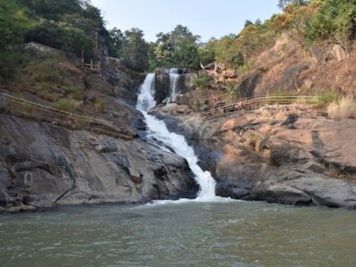 छत्तीसगढ़ का उत्तरी क्षेत्र प्राकृतिक सौंदर्य से परिपूर्ण है. अपार खनिज संपदा के साथ वनों की खूबसूरत हरियाली यहां की पहचान है. ग्रामीण बसाहटों में आदिवासियों की संस्कृति और परंपरा भी खास है. इसलिए छत्तीसगढ़ के बस्तर और सरगुजा की चर्चा आम है.