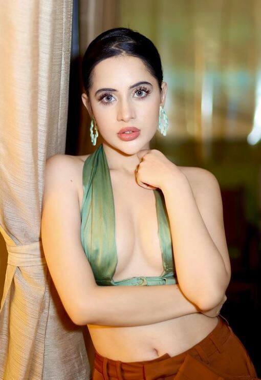 ਅਦਾਕਾਰਾ ਉਰਫੀ ਜਾਵੇਦ ਆਪਣੇ ਅਜੀਬ ਫੈਸ਼ਨ ਸੈਂਸ ਲਈ ਹਮੇਸ਼ਾ ਸੁਰਖੀਆਂ 'ਚ ਬਣੀ ਰਹਿੰਦੀ ਹੈ।