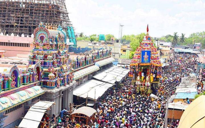 Trichy Samayapuram Mariamman Temple Therottam was held in a riotous manner. கோலாகலமாக நடைபெற்ற திருச்சி சமயபுரம் மாரியம்மன் கோயில் தேரோட்டம்