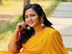 Anchor Lasya Photos: పసుపురంగు చీరలో మెరిసిపోతున్న లాస్య