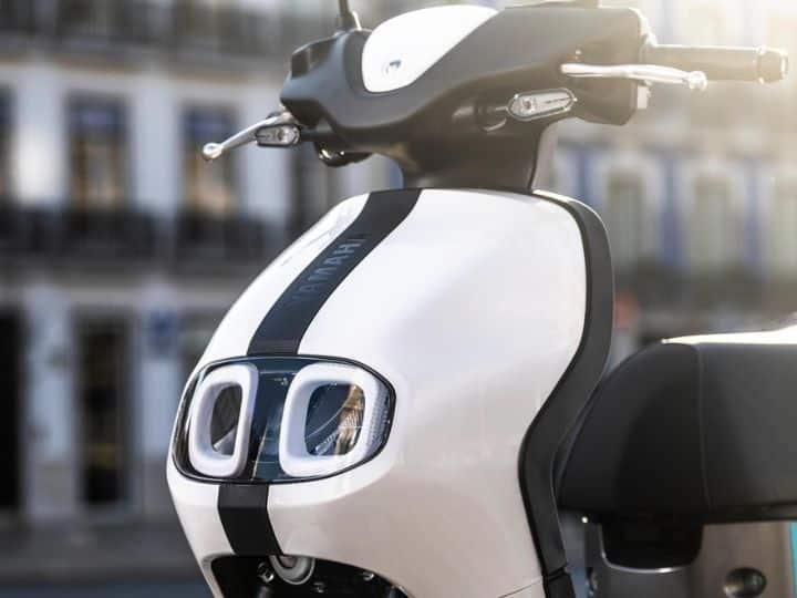 Coming up are Yamaha's  two new electric scooters, with great looks and features. येत आहेत Yamaha चे 'हे' दोन नवीन इलेक्ट्रिक स्कूटर, जबरदस्त लूकसह फीचर्सही आहेत दमदार