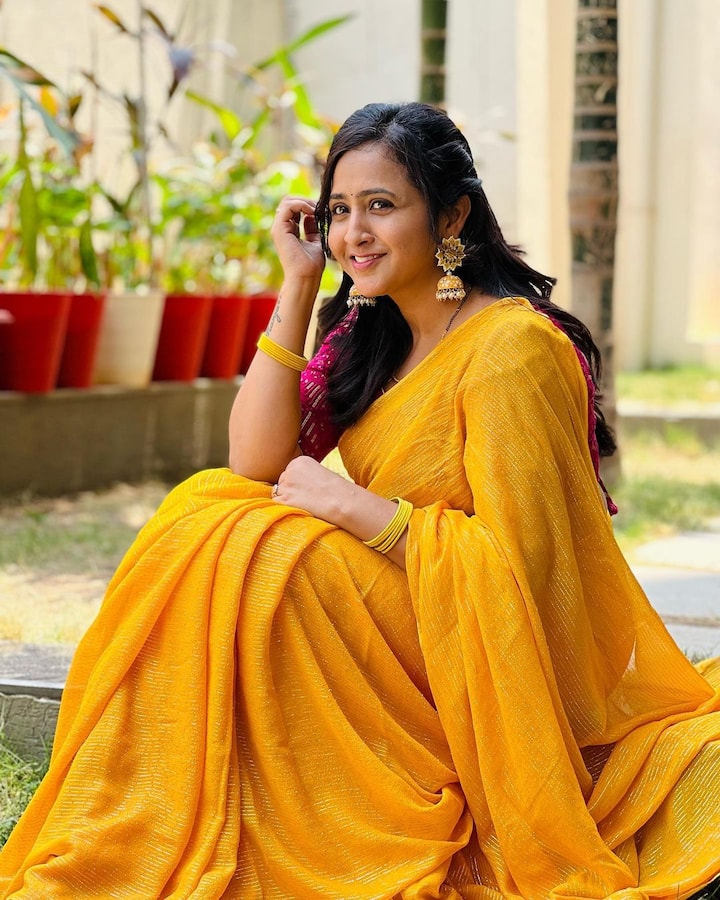 బిగ్ బాస్ కి వెళ్లి వచ్చాక ఆమెకు మళ్లీ క్రేజ్ పెరగింది. ఆ క్రేజ్ ను బాగానే క్యాష్ చేసుకుంది లాస్యా.