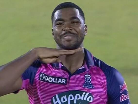 IPL 2022: पदार्पणाच्या सामन्यात ओबेड मॅकॉय चमकला!