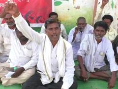 Nanded News : वन मजुरांचे नांदेडच्या वनविभाग कार्यालयासमोर आंदोलन 