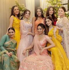 Inside Pics: शादी के बाद आलिया भट्ट की सहेलियों संग यूं मस्ती करते दिखे रणबीर कपूर, यहां देखें मजेदार तस्वीरें