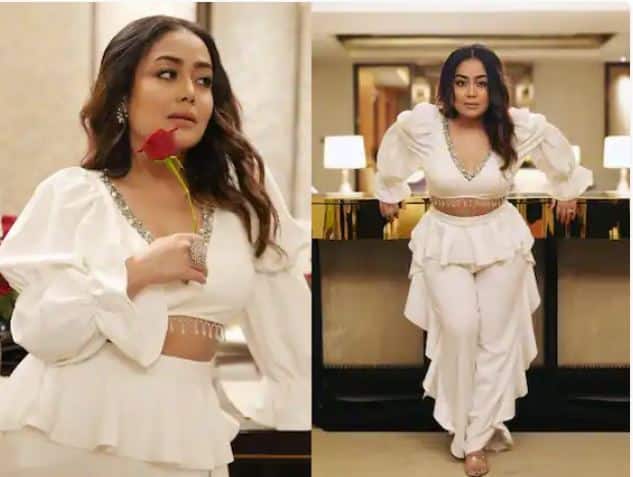 ਬਾਲੀਵੁੱਡ ਦੀ ਮਸ਼ਹੂਰ ਗਾਇਕਾ ਨੇਹਾ ਕੱਕੜ ਹਮੇਸ਼ਾ ਹੀ ਆਪਣੀਆਂ ਕਿੱਲਰ ਤਸਵੀਰਾਂ ਨੂੰ ਲੈ ਕੇ ਸੁਰਖੀਆਂ 'ਚ ਬਣੀ ਰਹਿੰਦੀ ਹੈ।