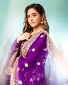 Rashami Desai: रश्मीचा एथनिक लूक चर्चेत, जिंकली चाहत्यांची मने!