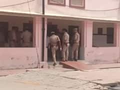 Gorakhnath Temple Attack: आरोपी अहमद मुर्तजा अब्बासी अस्पताल में भर्ती, कड़ी सुरक्षा के बीच होगा हाथ का ऑपरेशन