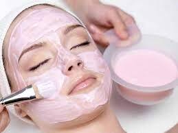 સ્ટ્રોબેરીના ફાયદાના વાત કરીએ તો  તેમાં પોલીફેનોલ્સ હોય છે.  જેમાં એન્ટી ઓક્સિડન્ટ અને એન્ટી ઇમ્ફલેમેટરી પ્રભાવ હોય છે.