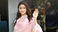Alia Bhatt: বিয়ের অনুষ্ঠানের পর প্রথম ক্যামেরার সামনে, গোলাপি ফ্লোরাল সালোয়ার কামিজে ঝলমলে নববধূ আলিয়া